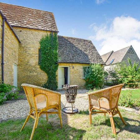 Butts Farm Villa Cirencester Exterior photo