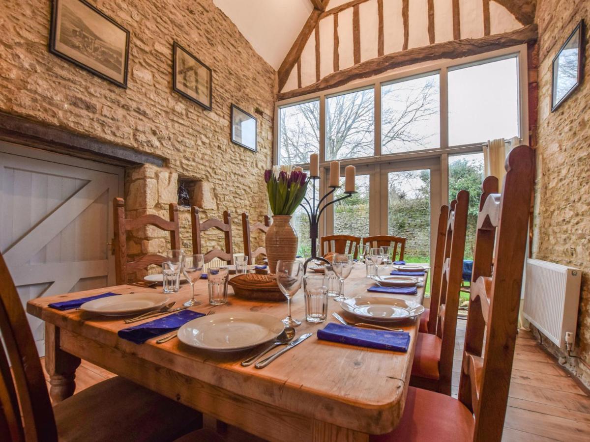 Butts Farm Villa Cirencester Exterior photo