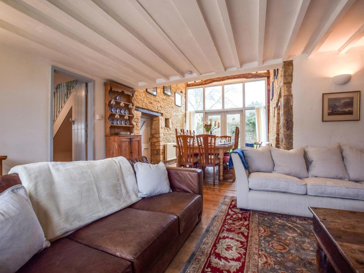 Butts Farm Villa Cirencester Exterior photo